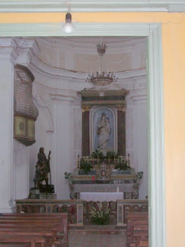 erice-interior-igreja-350-pixels.jpg